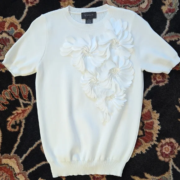 Gracia White Floral Embellished Short Sleeve Top - Picture 1 of 4